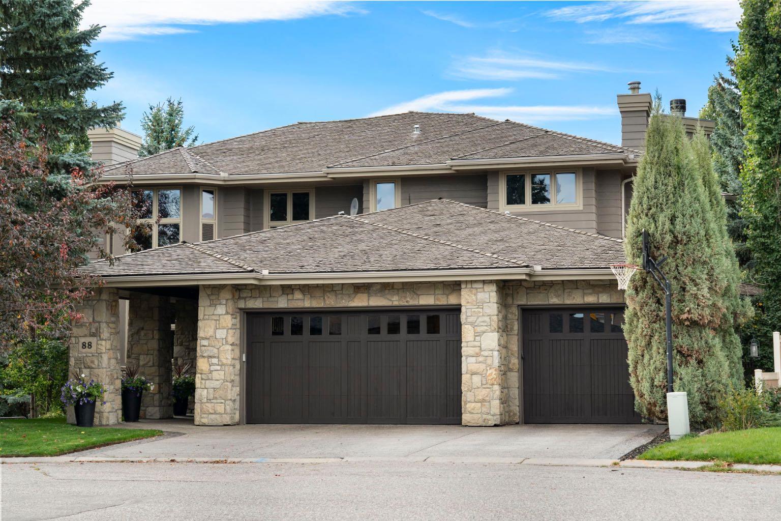 88 Sunset Close SE