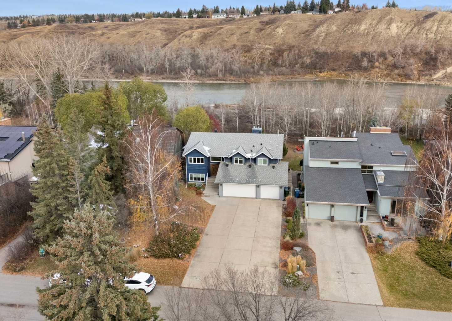 32 Bow Village Crescent NW